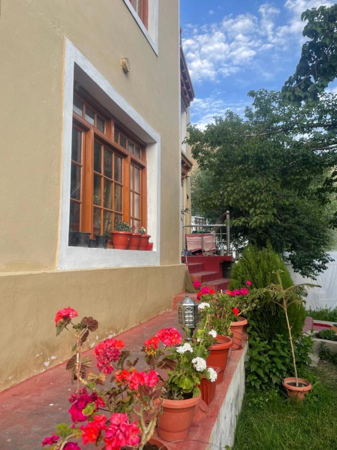 Gaywoo Guest House Leh Exterior foto