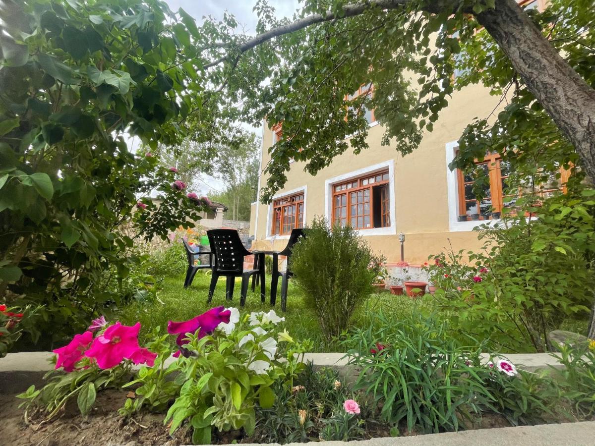 Gaywoo Guest House Leh Exterior foto